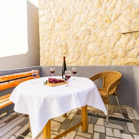 Jasko I Jelica Beautiful View Apartment Metajna Room photo