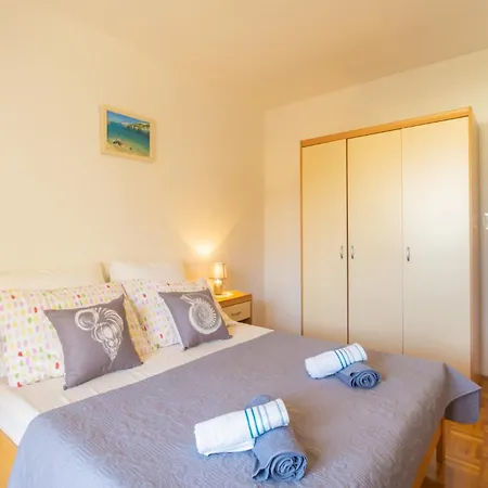 Jasko I Jelica Beautiful View Apartment Metajna Room photo