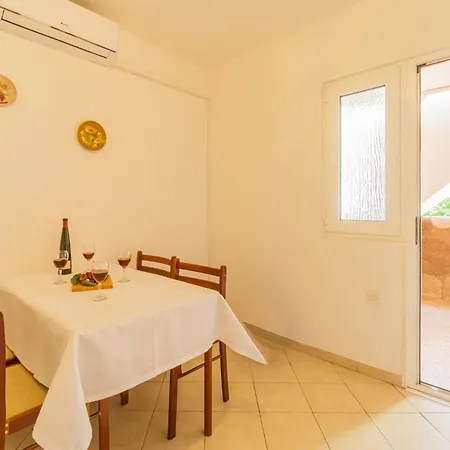 Jasko I Jelica Beautiful View Apartment Metajna Room photo