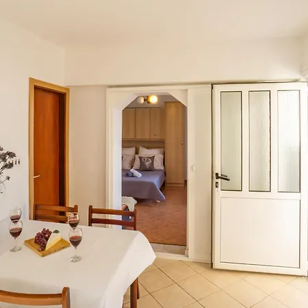 Jasko I Jelica Beautiful View Apartment Metajna Room photo